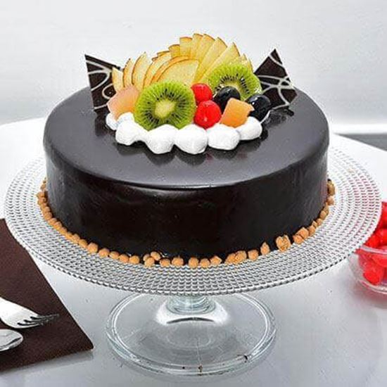 0000687 chocolate fruit cake 550