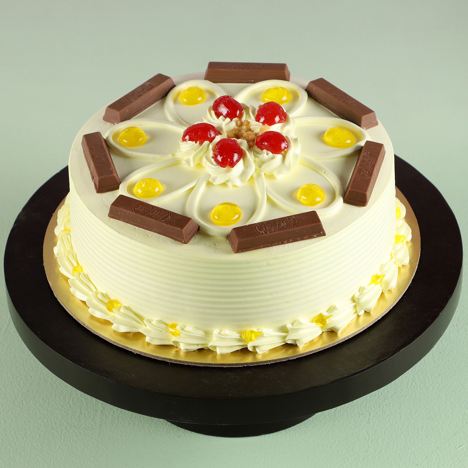 Send Delicious Eggless Butter Scotch Cake to Kerala, India - Page Details :  keralaflowersgifts.com