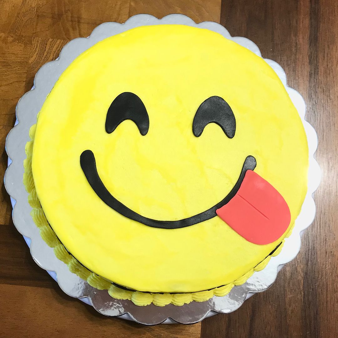 Funny Emoji Cakes - Wishingcart.in