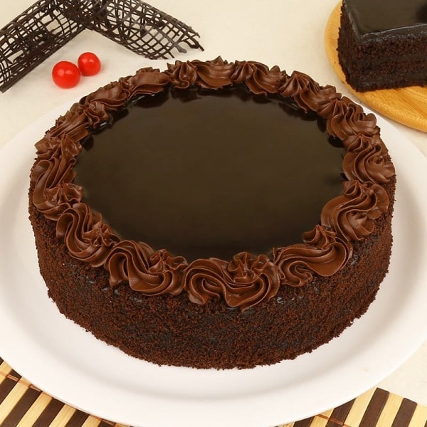 Rich Chocolate Cream Cake