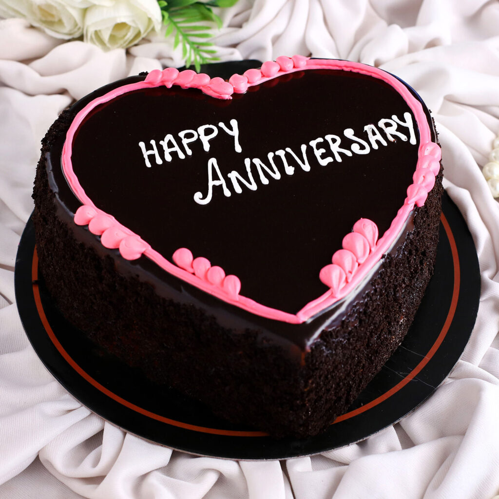 Scrumptious Heart Shape Anniversary Cake