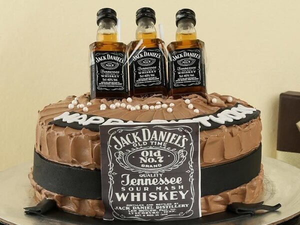 jack daniel theme cake e1690629965460