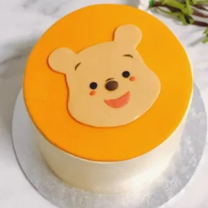 Winni The Pooh Theme Cake