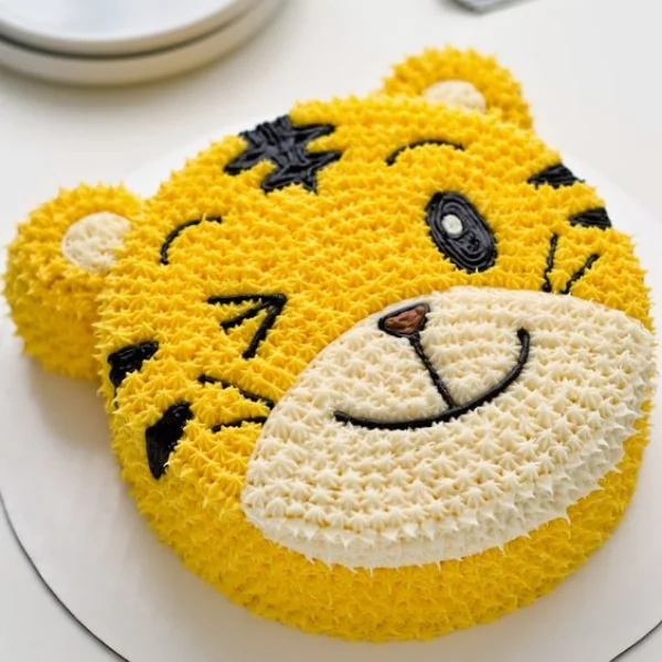 tiger theme cake